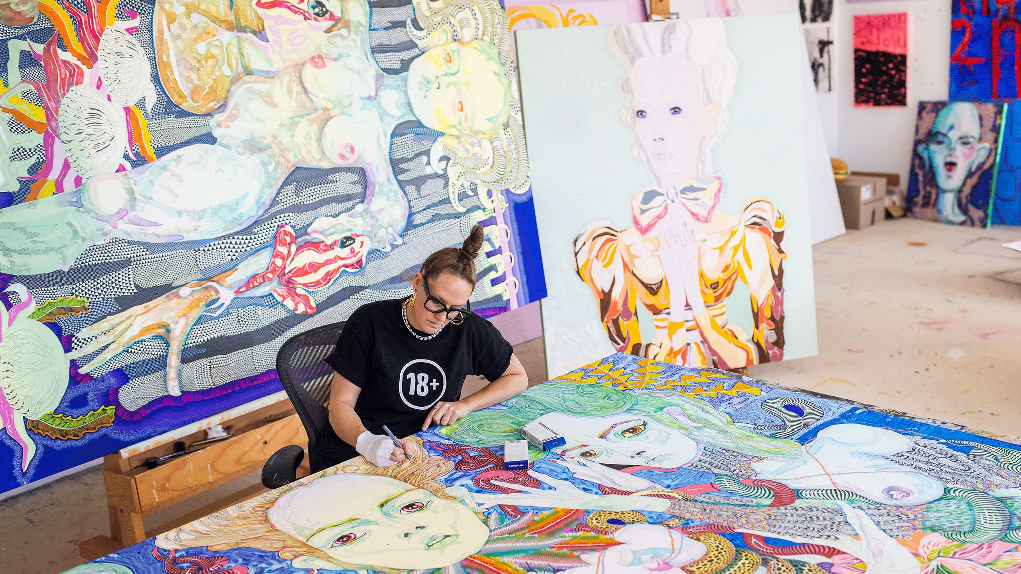 Del Kathryn Barton at work. Credit: Jenni Carter Del Kathyrn Barton at work